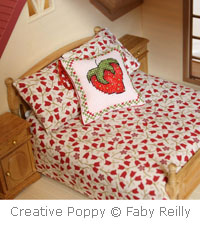 Petite Faby - Coussin pique-aiguilles fraise - grille point de croix - création Faby Reilly (zoom 3)