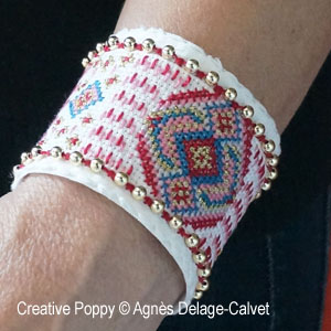 Agnès Delage-Calvet - Bracelet manchette brodé - modèle de bijou à broder au point de croix (zoom 3)
