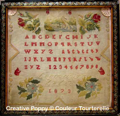 Couleur Tourterelle - Zélie Lecoeuvre 1873 (Reproduction de marquoir ancien), détail 5 (grille point de croix)