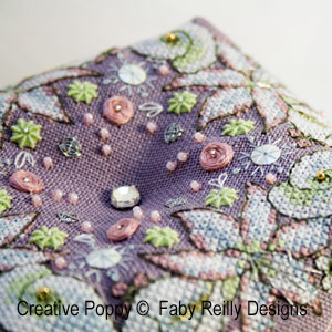 Broderie Bouquet Hivernal broderie point de croix, création Faby Reilly, zoom3
