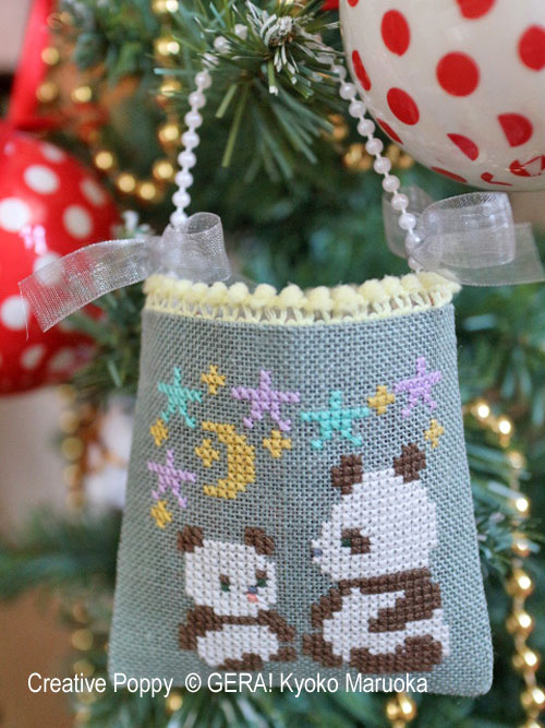 Gera! Kyoko Maruoka - Petits sachets-décorations de Noël (grille de broderie point de croix)