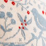 Tapestry Barn - Oiseaux et baies rouges, zoom 1 (grille de broderie point de croix)