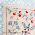 Tapestry Barn - Oiseaux et baies rouges, zoom 2 (grille de broderie point de croix)