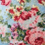 Tapestry Barn - Les roses anciennes - Coussin d\'été, zoom 1 (grille de broderie point de croix)