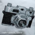 Tiny Modernist - L\'appareil photo vintage, zoom 3 (grille de broderie point de croix)