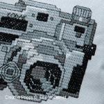 Tiny Modernist - L\'appareil photo vintage, zoom 2 (grille de broderie point de croix)