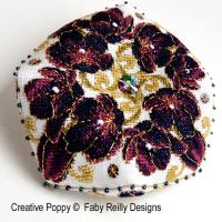 Faby Reilly - Biscornu Tulipe Noire (grille de broderie point de croix)